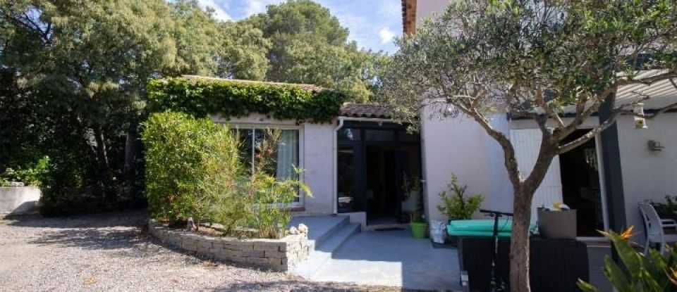 House 5 rooms of 127 m² in Fréjus (83600)