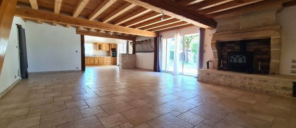 House 5 rooms of 158 m² in Écurat (17810)