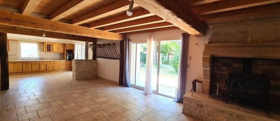 House 5 rooms of 158 m² in Écurat (17810)