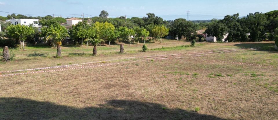 Terrain de 1 830 m² à Fréjus (83600)