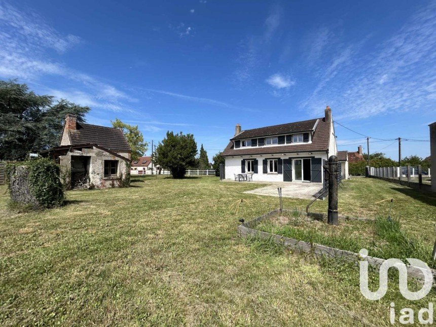 Maison de campagne 5 pièces de 121 m² à La Chapelle-Montmartin (41320)