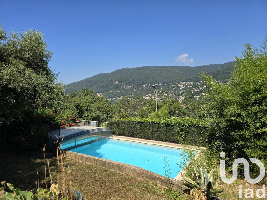 Maison traditionnelle 6 pièces de 200 m² à Châteauneuf-Grasse (06740)