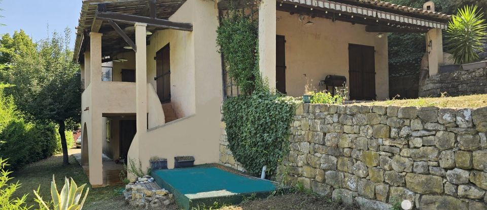 Maison traditionnelle 6 pièces de 200 m² à Châteauneuf-Grasse (06740)