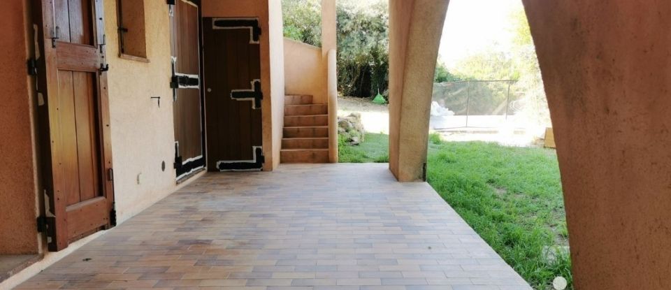 Maison traditionnelle 6 pièces de 200 m² à Châteauneuf-Grasse (06740)