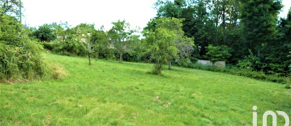 Terrain de 2 071 m² à Mézilles (89130)