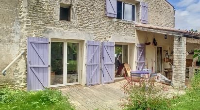 Country house 3 rooms of 85 m² in Saint-Jean-de-Liversay (17170)
