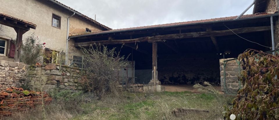 Ferme 5 pièces de 202 m² à Saint-Laurent-de-Chamousset (69930)