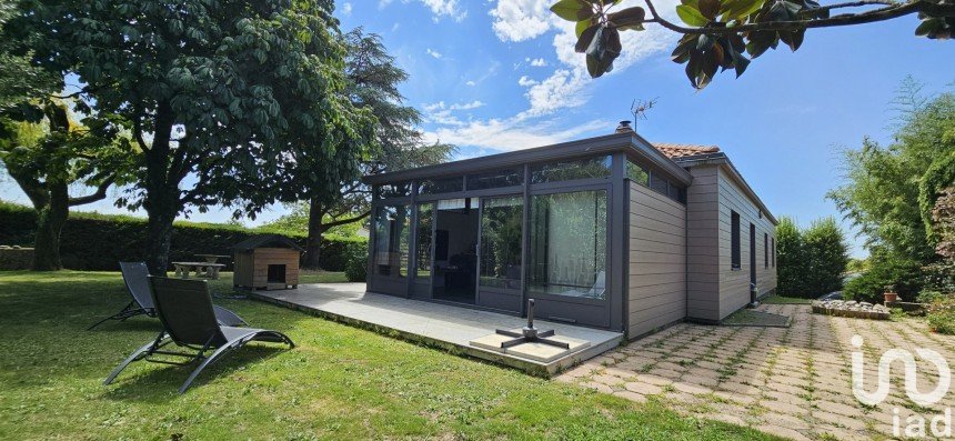 Maison 6 pièces de 120 m² à Essarts en Bocage (85140)