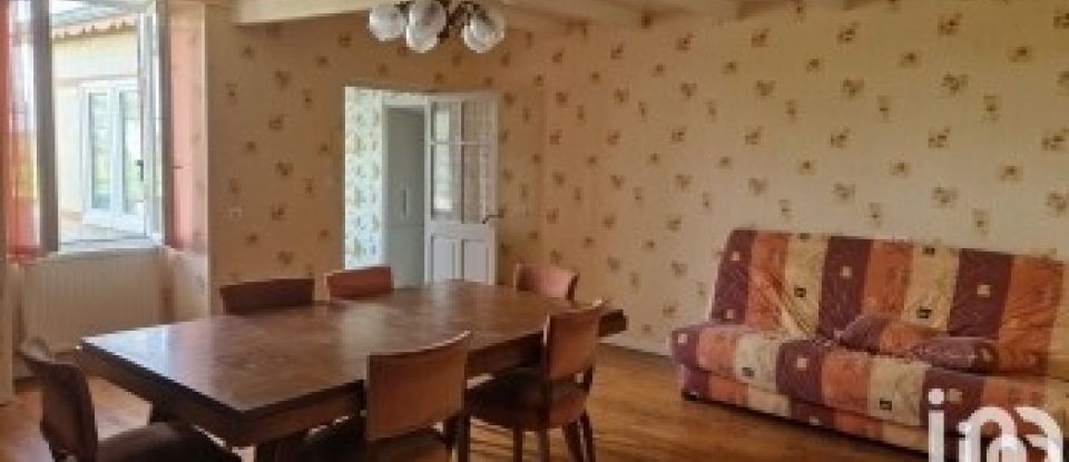 Village house 6 rooms of 134 m² in Souvigné (16240)