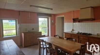 Village house 6 rooms of 134 m² in Souvigné (16240)