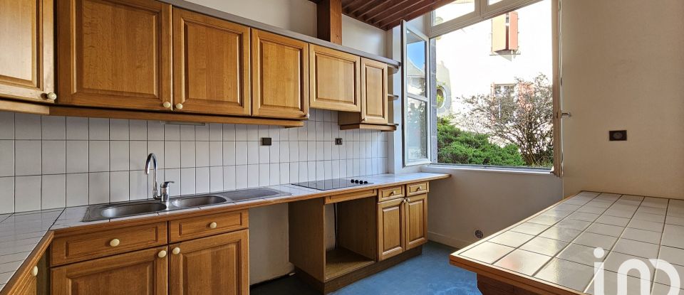 Appartement 6 pièces de 170 m² à Aurillac (15000)