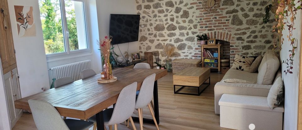 Village house 4 rooms of 100 m² in Montmort (71320)