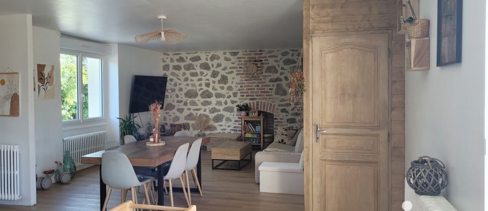 Village house 4 rooms of 100 m² in Montmort (71320)