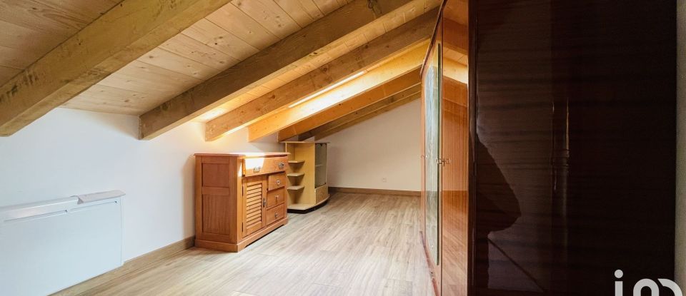 Maison 3 pièces de 90 m² à Quérigut (09460)