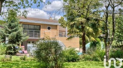 Maison traditionnelle 8 pièces de 160 m² à Vaux-sur-Seine (78740)