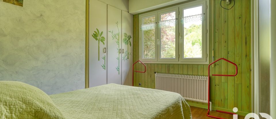 Maison traditionnelle 8 pièces de 160 m² à Vaux-sur-Seine (78740)