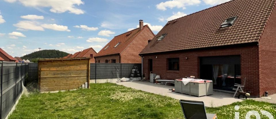 House 5 rooms of 95 m² in Carvin (62220)