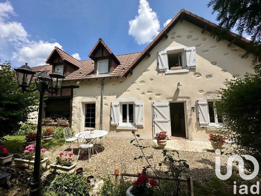 Longere 6 rooms of 193 m² in Vignoux-sur-Barangeon (18500)