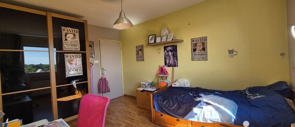 Apartment 4 rooms of 81 m² in Chevigny-Saint-Sauveur (21800)