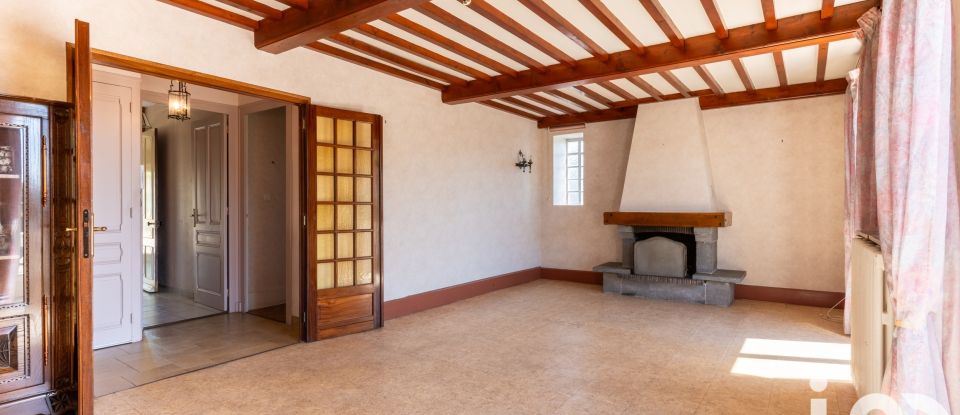 Traditional house 6 rooms of 159 m² in Saint-Marcellin-en-Forez (42680)