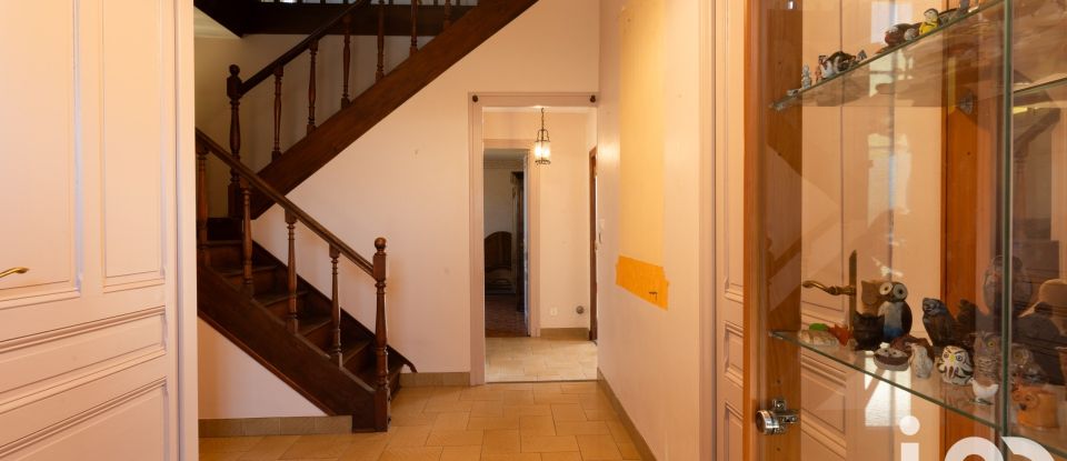 Traditional house 6 rooms of 159 m² in Saint-Marcellin-en-Forez (42680)