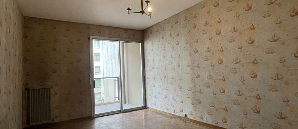 Apartment 3 rooms of 90 m² in Marseille (13006)