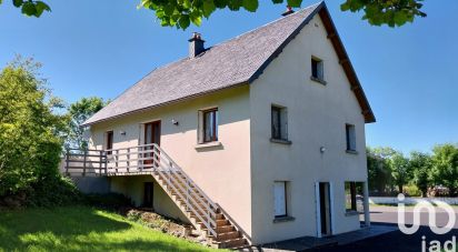 House 6 rooms of 118 m² in Picherande (63113)