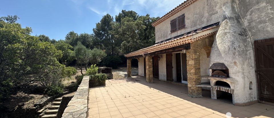 Traditional house 5 rooms of 200 m² in Six-Fours-les-Plages (83140)