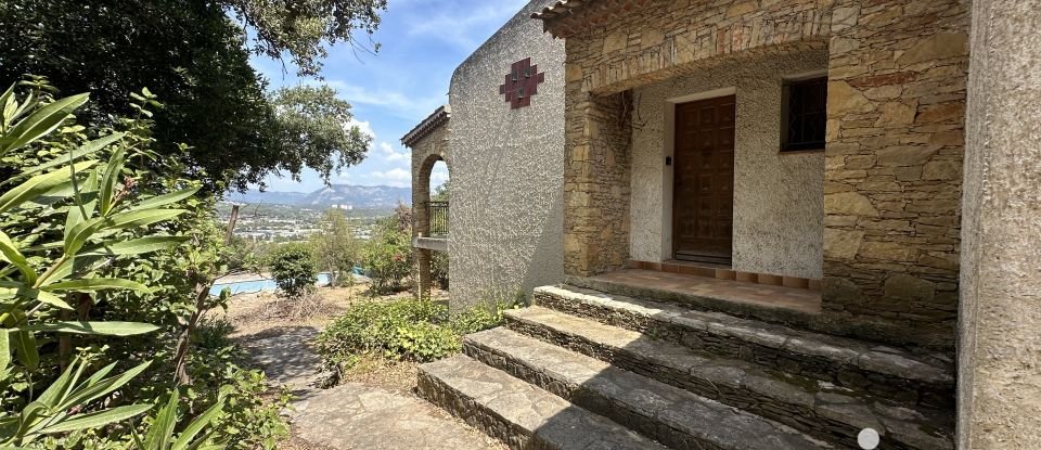 Maison traditionnelle 5 pièces de 200 m² à Six-Fours-les-Plages (83140)