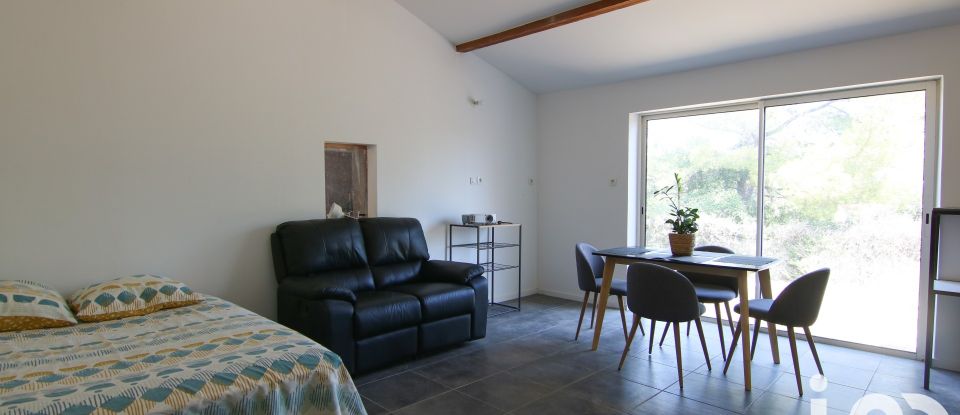 House 5 rooms of 116 m² in La Roquebrussanne (83136)