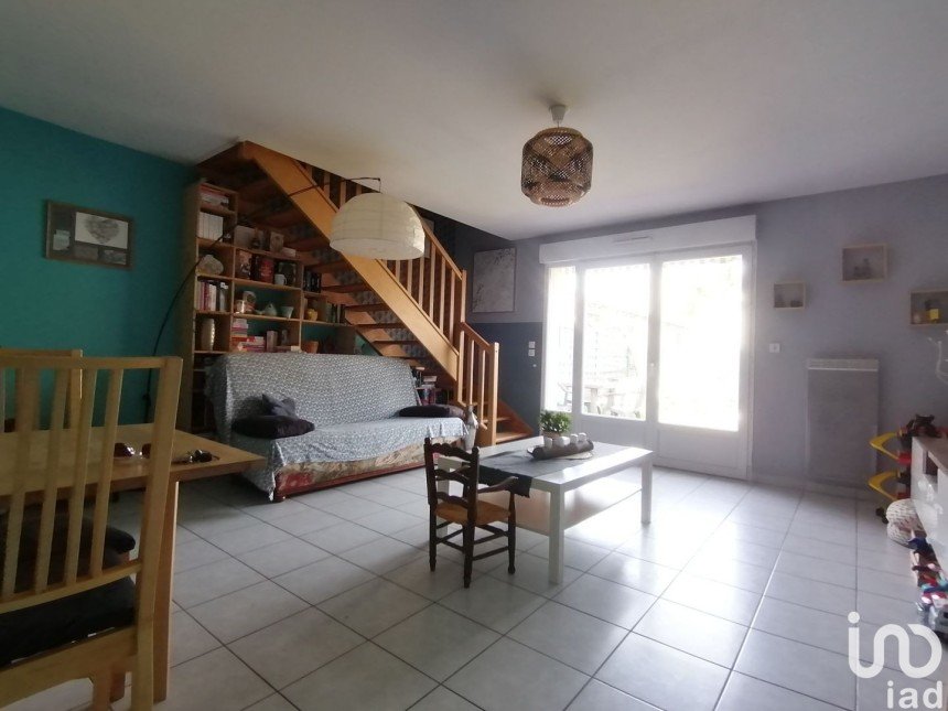 House 4 rooms of 80 m² in Crépy-en-Valois (60800)