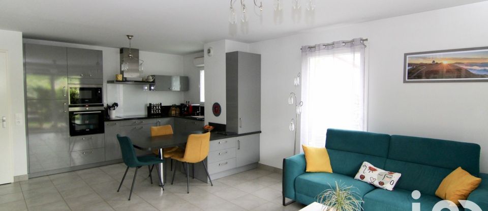 Apartment 4 rooms of 89 m² in Hasparren (64240)