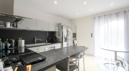 Maison 4 pièces de 125 m² à Saint-Affrique (12400)