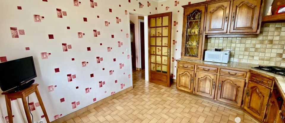 Traditional house 5 rooms of 91 m² in Coëtlogon (22210)