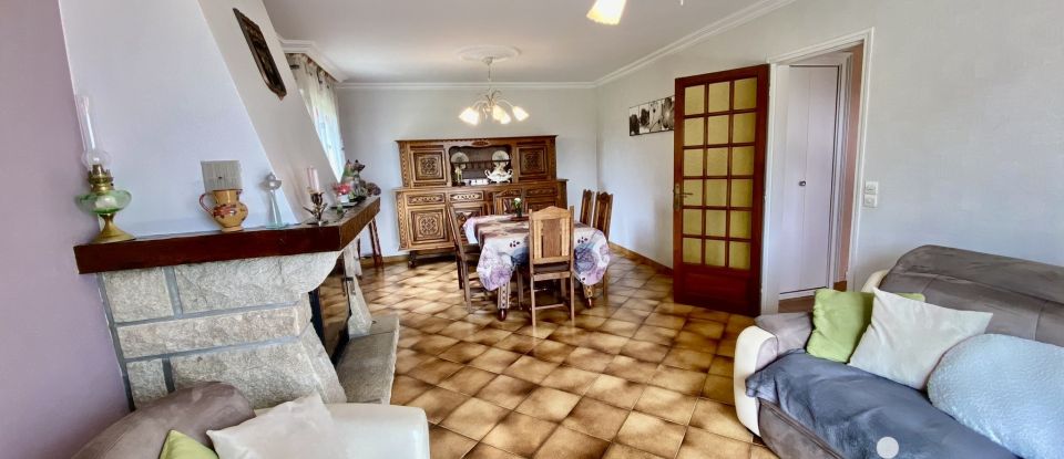 Traditional house 5 rooms of 91 m² in Coëtlogon (22210)