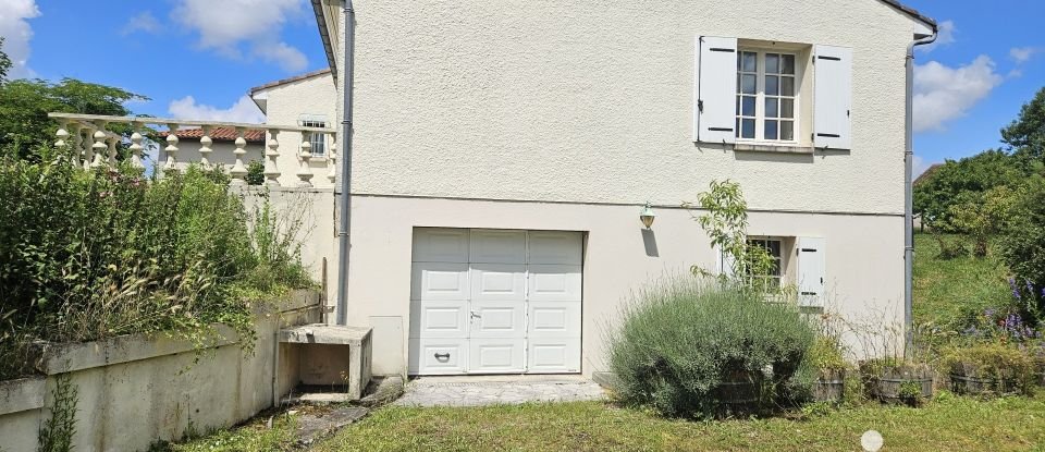 House 7 rooms of 144 m² in Cherves-Richemont (16370)