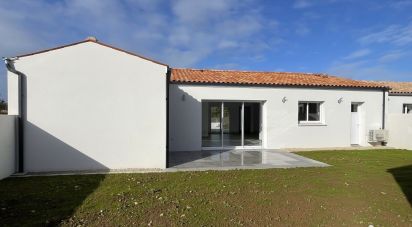 House 4 rooms of 104 m² in Mauzé-sur-le-Mignon (79210)