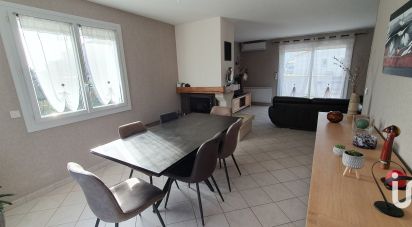 Pavilion 7 rooms of 171 m² in Châtillon-sur-Thouet (79200)