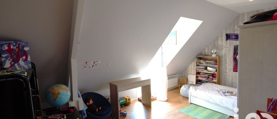 House 8 rooms of 130 m² in Motteville (76970)