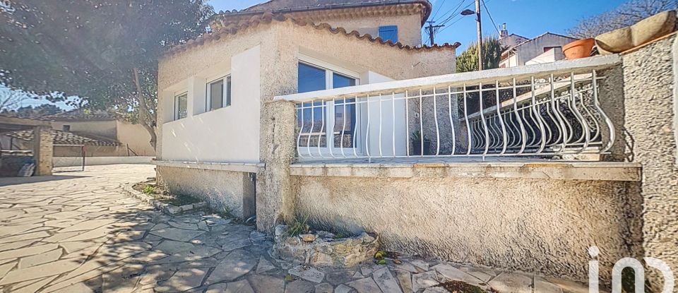 Village house 4 rooms of 89 m² in Marseille (13011)