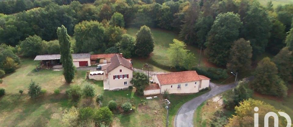 Domaine 11 pièces de 270 m² à Grun-Bordas (24380)