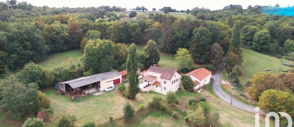 Domaine 11 pièces de 270 m² à Grun-Bordas (24380)