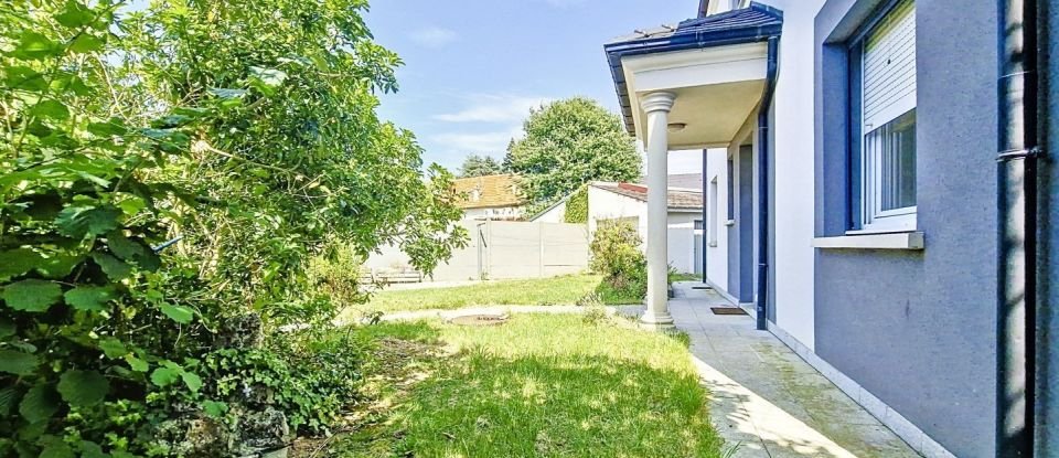 Maison 7 pièces de 128 m² à Gretz-Armainvilliers (77220)