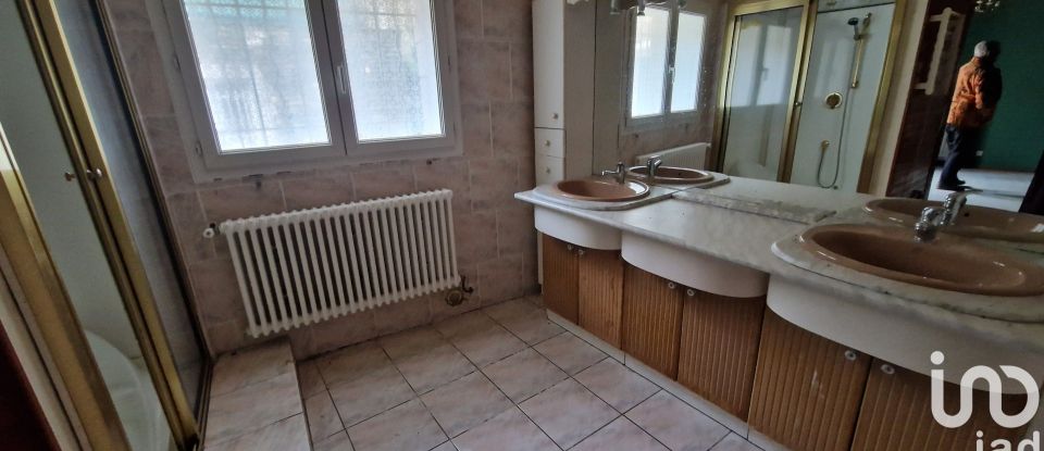 Maison 6 pièces de 180 m² à Le Collet-de-Dèze (48160)