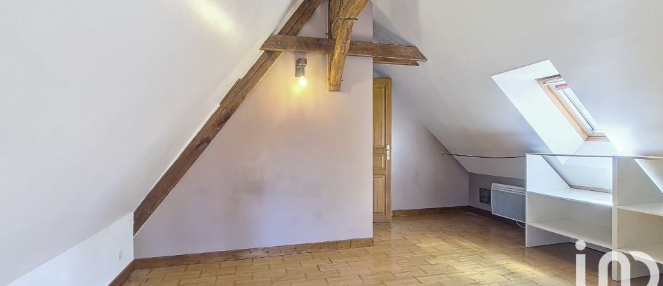 House 6 rooms of 105 m² in Saint-Étienne-de-Chigny (37230)