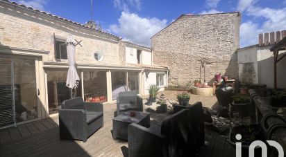 House 6 rooms of 162 m² in Ciré-d'Aunis (17290)