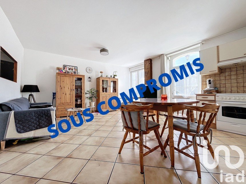 Village house 5 rooms of 85 m² in Saint-Guinoux (35430)