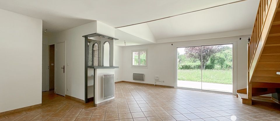 Maison 7 pièces de 112 m² à Lésigny (77150)