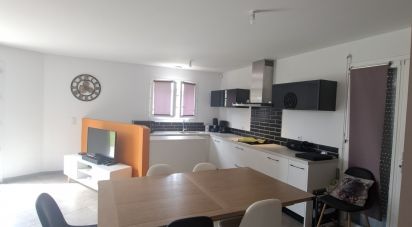 Maison 3 pièces de 69 m² à Saint-Savin (33920)