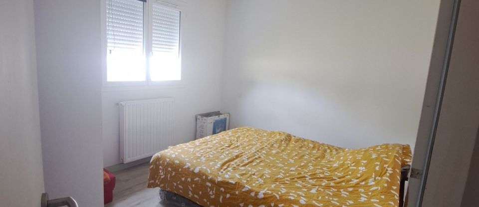 Maison 3 pièces de 69 m² à Saint-Savin (33920)